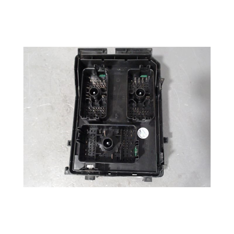 BOITE A FUSIBLES OPEL ASTRA BREAK 2004-