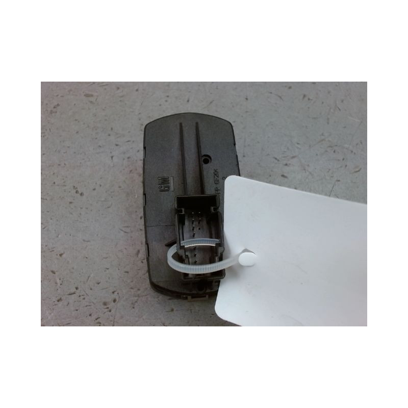 COMMANDE LEVE-GLACE PORTE AVG OPEL CORSA IV Phase 1 (D) 2006-2010