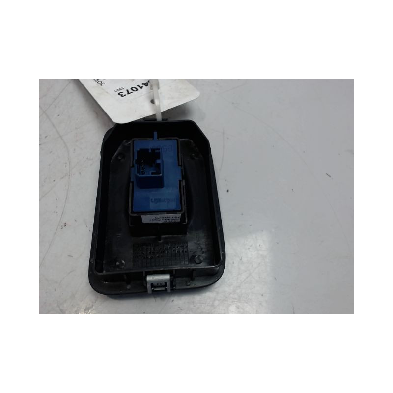 COMMANDE LEVE-GLACE PORTE AVD FIAT FIORINO