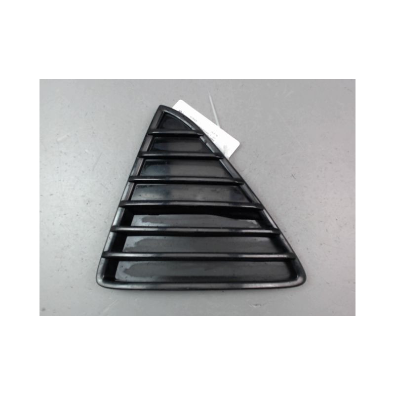 GRILLE VENTILATION PARE-CHOC AVG FORD FOCUS BREAK 2005-