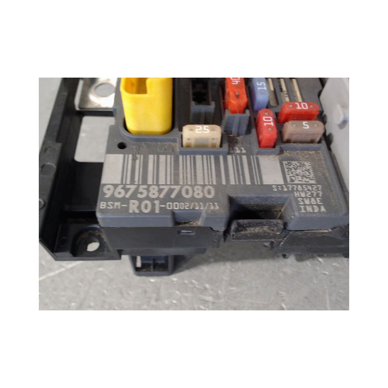 BOITE A FUSIBLES CITROEN C4