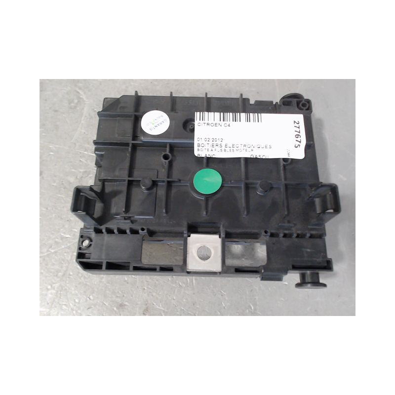 BOITE A FUSIBLES CITROEN C4