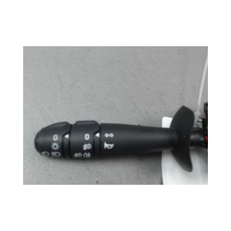 COMMANDE ECLAIRAGE RENAULT TWINGO II Phase 2 2011-2014