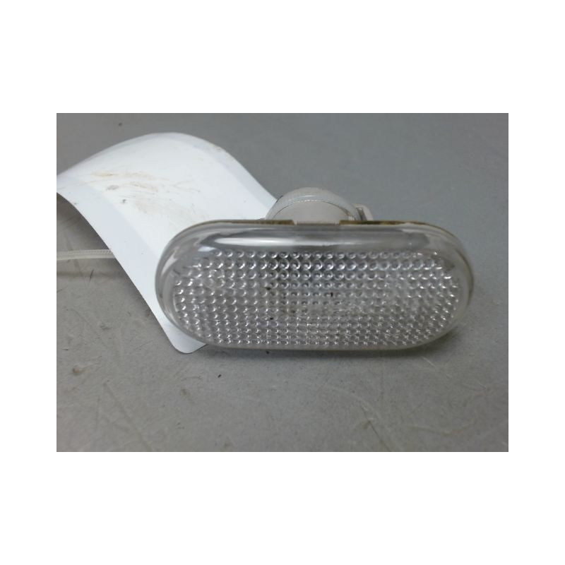 REPETITEUR AILE DROIT RENAULT TWINGO