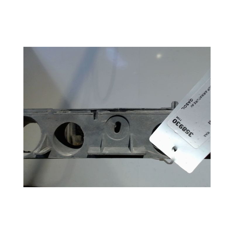 TRAVERSE SUPERIEURE ARMATURE AVANT RENAULT CLIO IV