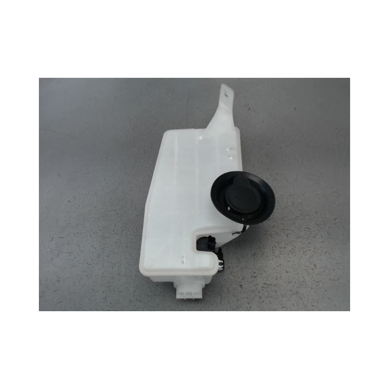 RESERVOIR LAVE-GLACE AVANT DACIA SANDERO