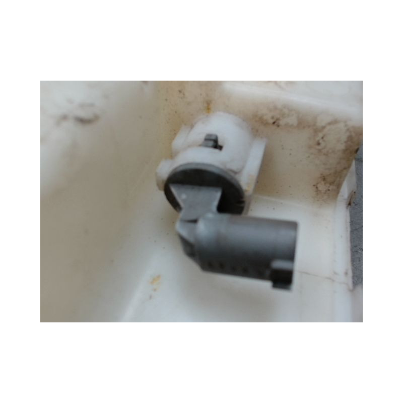 RESERVOIR LAVE-GLACE AVANT B.M.W. SERIE 5