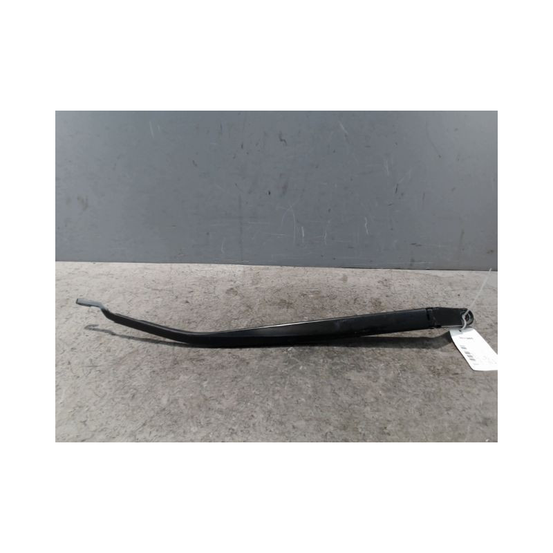 BRAS ESSUIE-GLACE AVANT DROIT TOYOTA AURIS 2010-