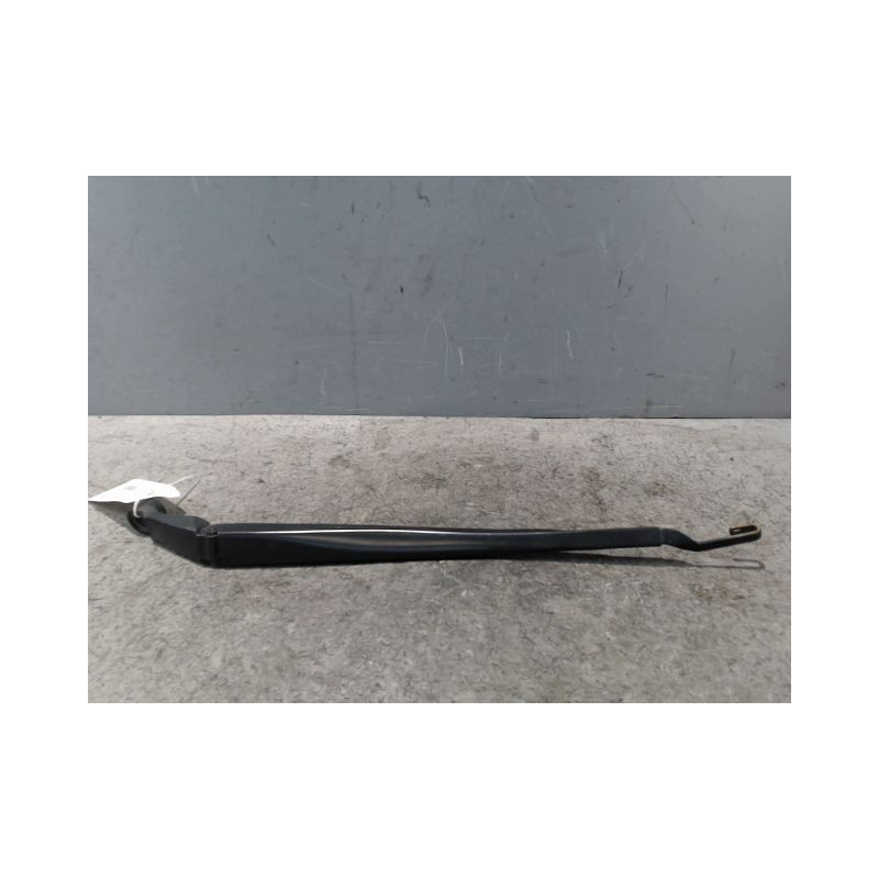 BRAS ESSUIE-GLACE AVANT GAUCHE TOYOTA AURIS 2010-
