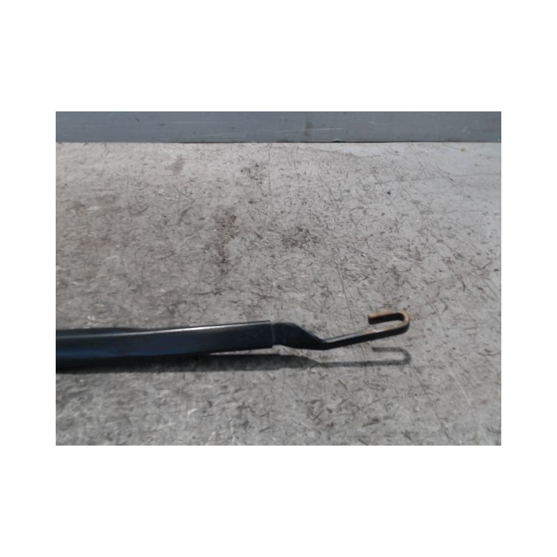 BRAS ESSUIE-GLACE AVANT GAUCHE TOYOTA AURIS 2010-