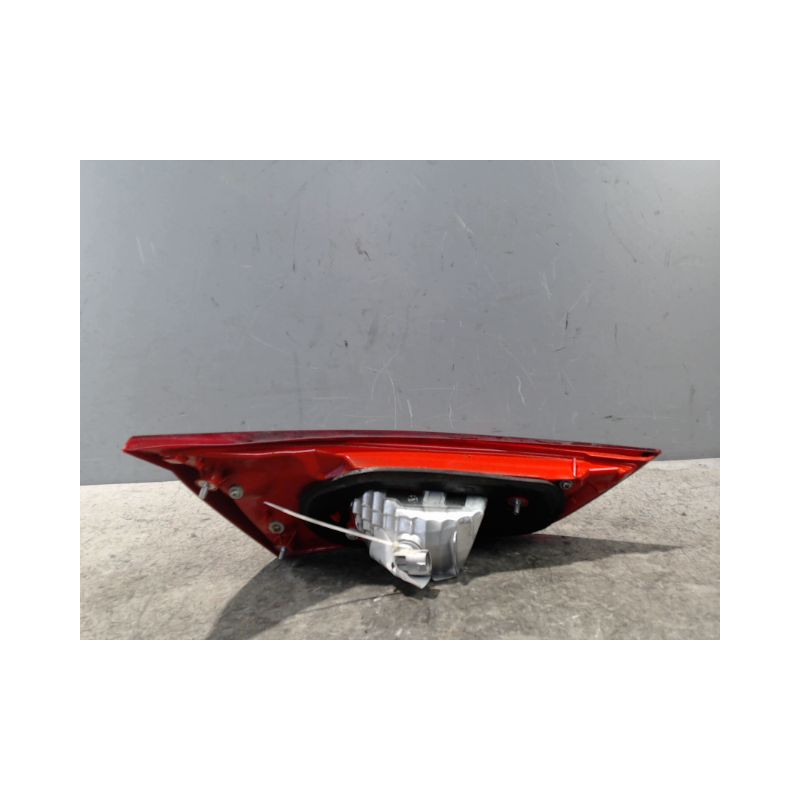 FEU ARRIERE INTERIEUR DROIT TOYOTA AURIS 2010-