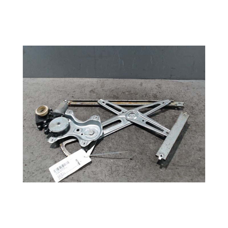 MECANISME+MOTEUR LEVE-GLACE AVANT DROIT TOYOTA AURIS 2010-