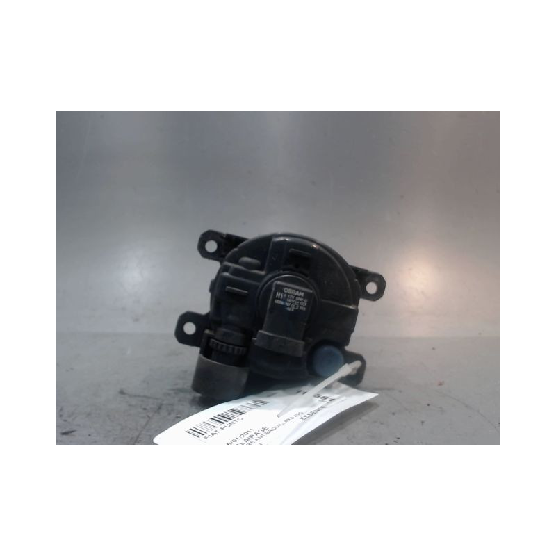 PHARE ANTIBROUILLARD AVANT GAUCHE FIAT PUNTO
