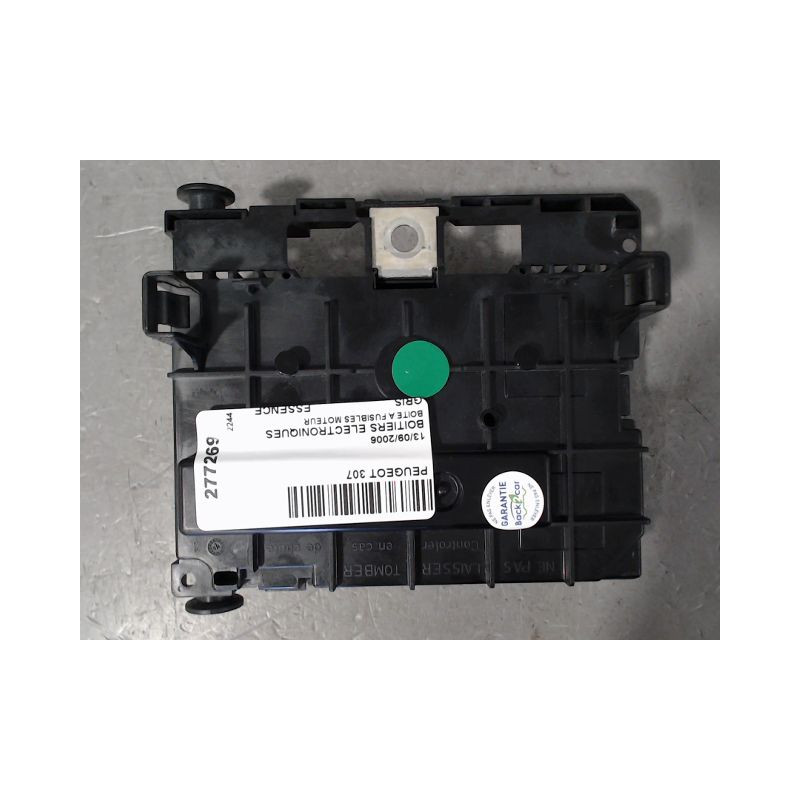 BOITE A FUSIBLES PEUGEOT 307