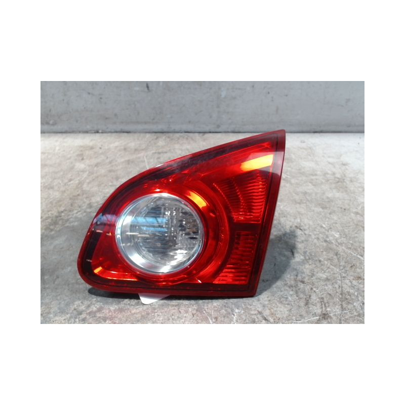 FEU ARRIERE INTERIEUR DROIT NISSAN QHASQAI 2007-