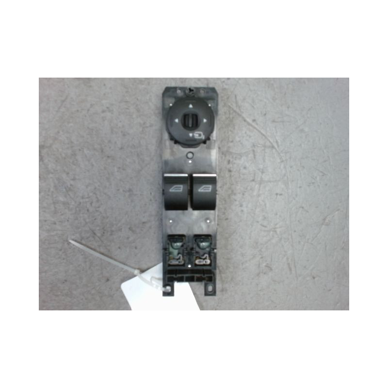 COMMANDE LEVE-GLACE PORTE AVG FORD FIESTA