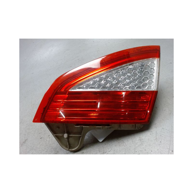 FEU ARRIERE INTERIEUR DROIT FORD MONDEO