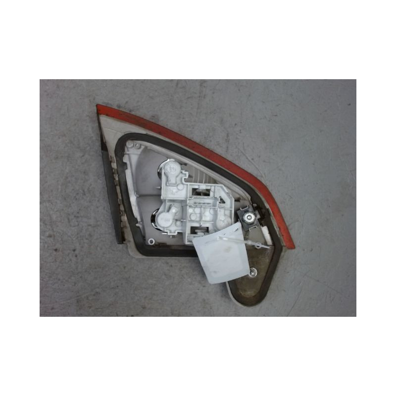 FEU ARRIERE INTERIEUR DROIT FORD MONDEO