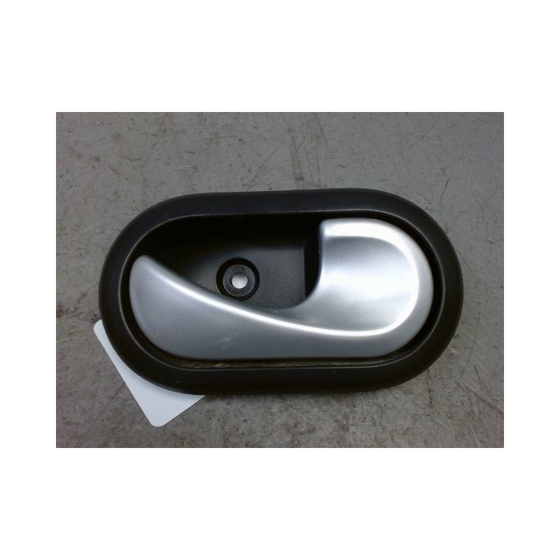 POIGNEE INTERIEURE PORTE AVANT DROIT DACIA SANDERO 2008-