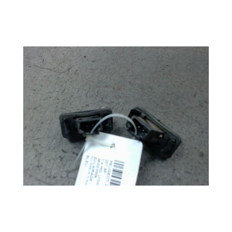 ECLAIREUR PLAQUE DE POLICE PEUGEOT 207 5P