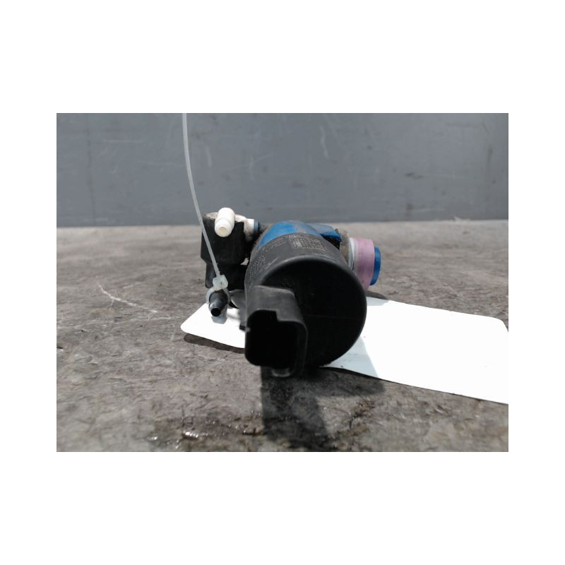 POMPE LAVE-GLACE AVANT RENAULT CLIO III 2009-