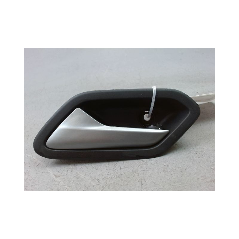 POIGNEE INTERIEURE PORTE AVANT GAUCHE DACIA DUSTER BREAK Phase 2 2013-...