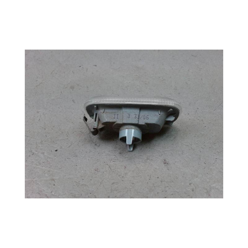 REPETITEUR AILE DROIT AUDI A4 AVANT II Phase 2 2004-2008