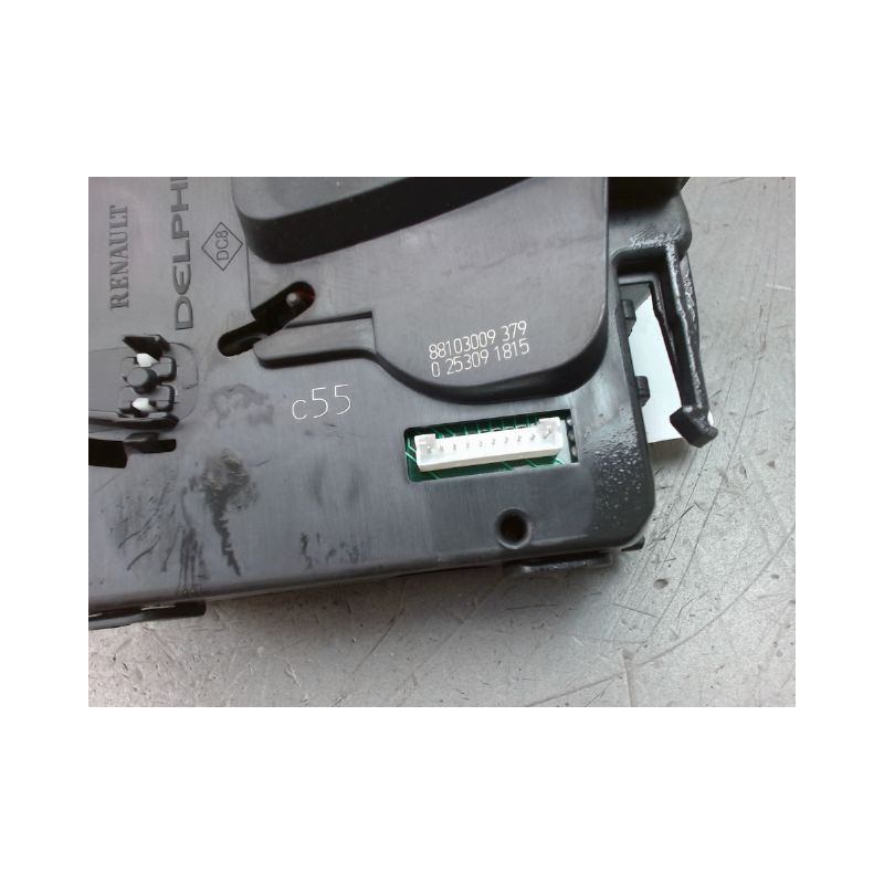 COMMANDE ESSUIE GLACE RENAULT CLIO ESTATE III Phase 2 2009-2012
