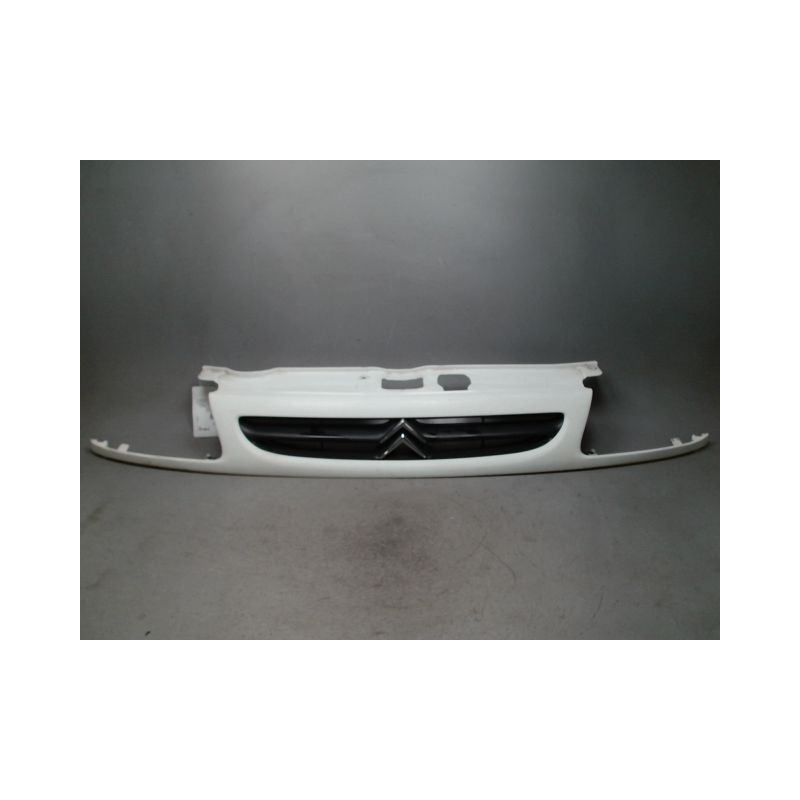 CALANDRE CITROEN SAXO -99