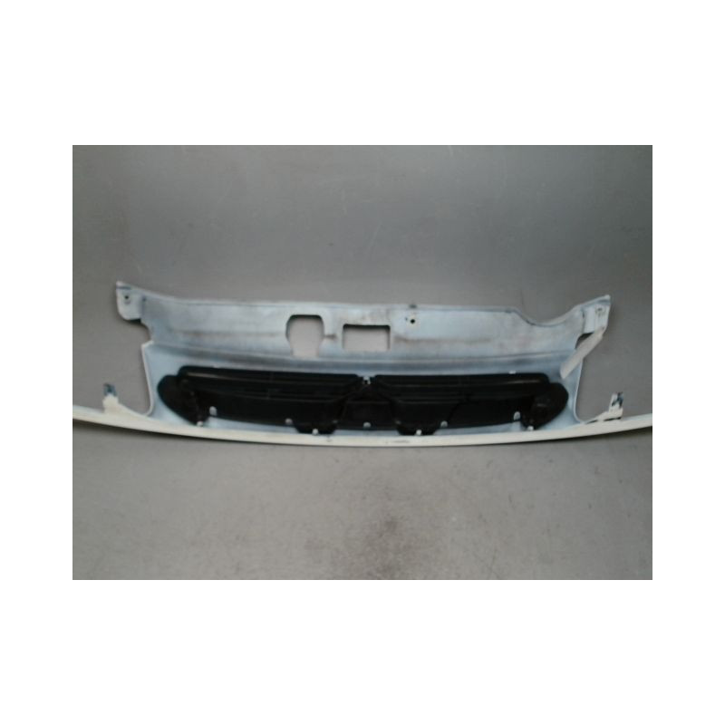 CALANDRE CITROEN SAXO -99