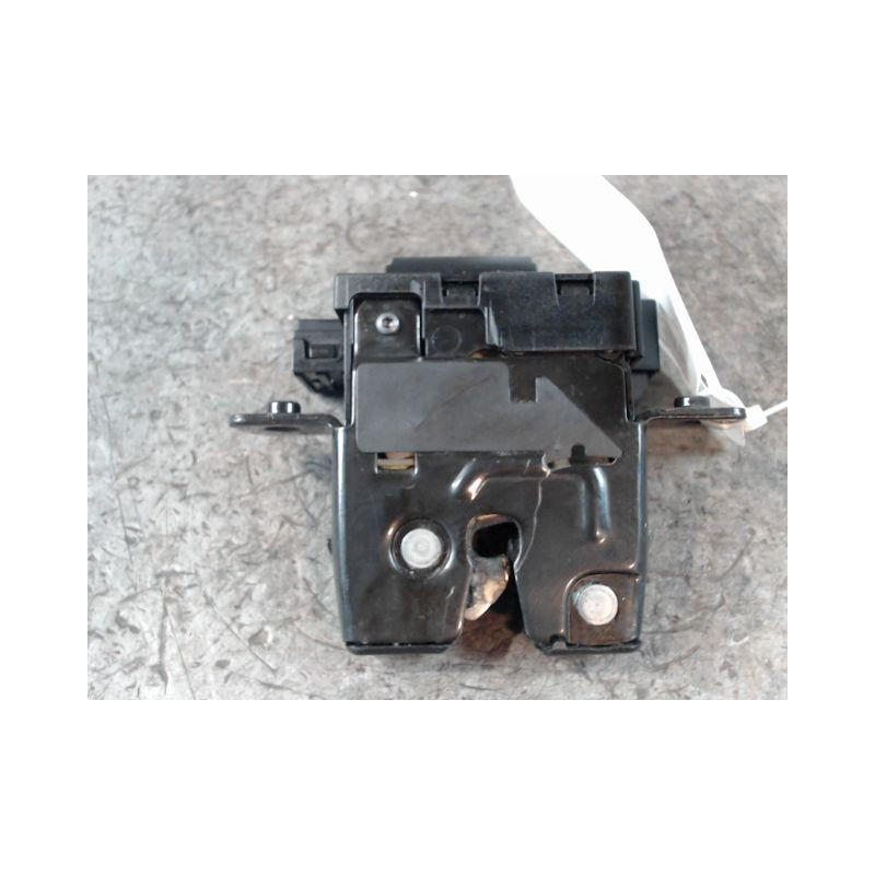 SERRURE HAYON  NISSAN QHASQAI 2007-
