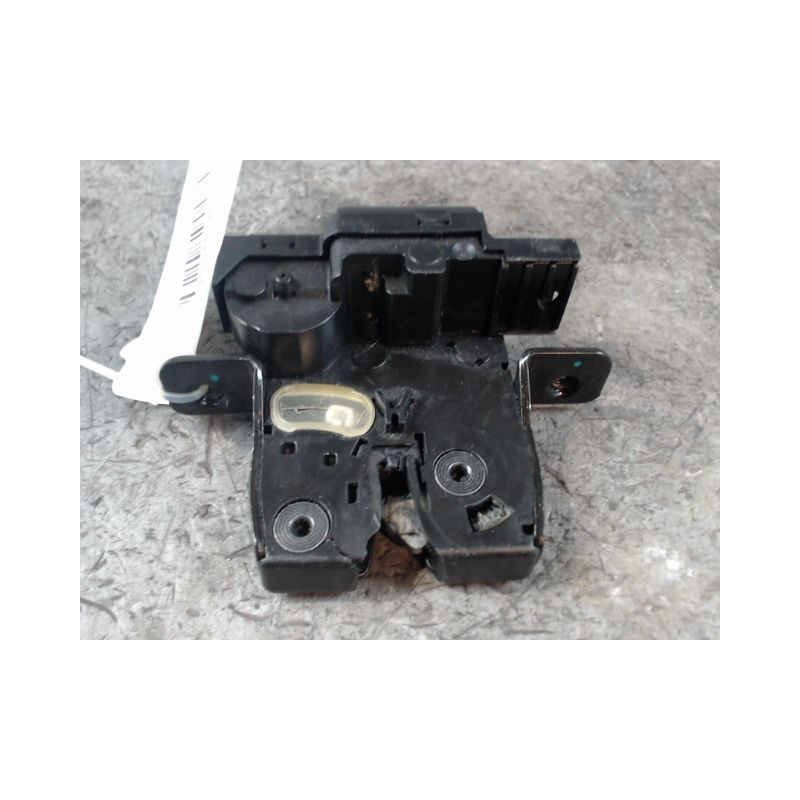 SERRURE HAYON  NISSAN QHASQAI 2007-