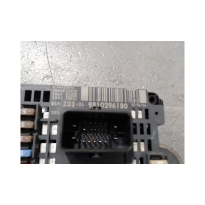 BOITE A FUSIBLES PEUGEOT 3008