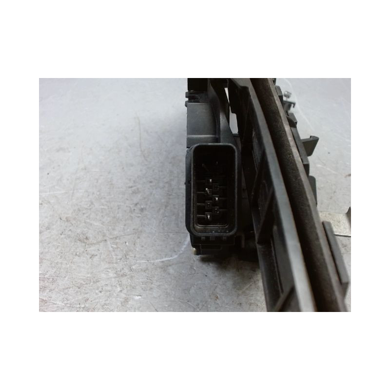 SYSTEME CONDAMNATION ARRIERE GAUCHE FORD FOCUS SW 2005-2007