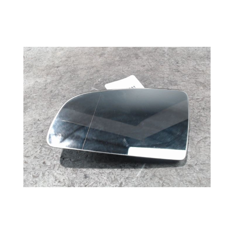 GLACE RETROVISEUR EXT G AUDI A4 AVANT 01-04