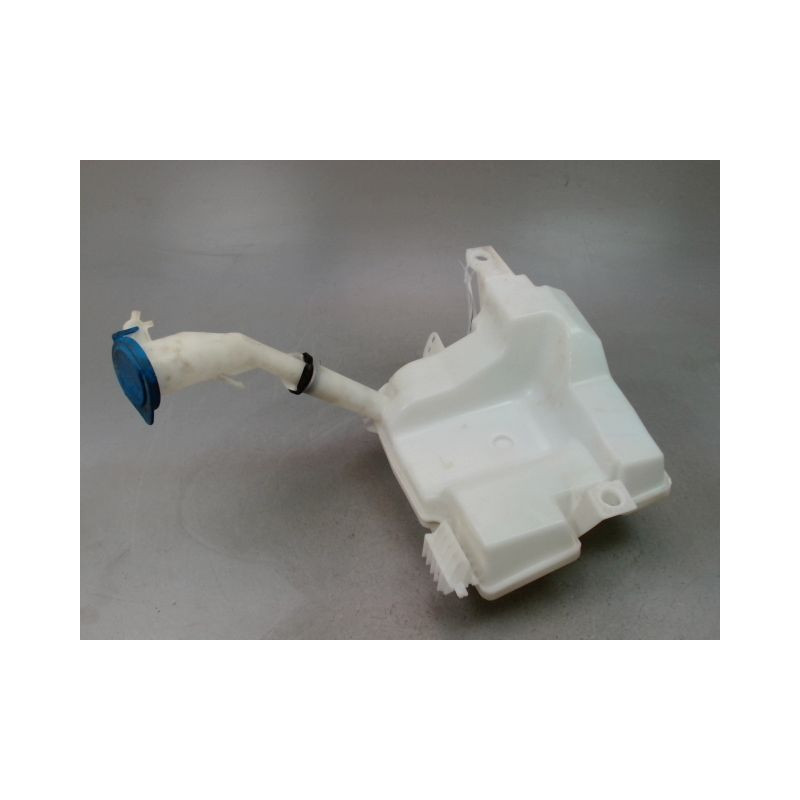 RESERVOIR LAVE-GLACE AVANT FORD FOCUS III 2011-...