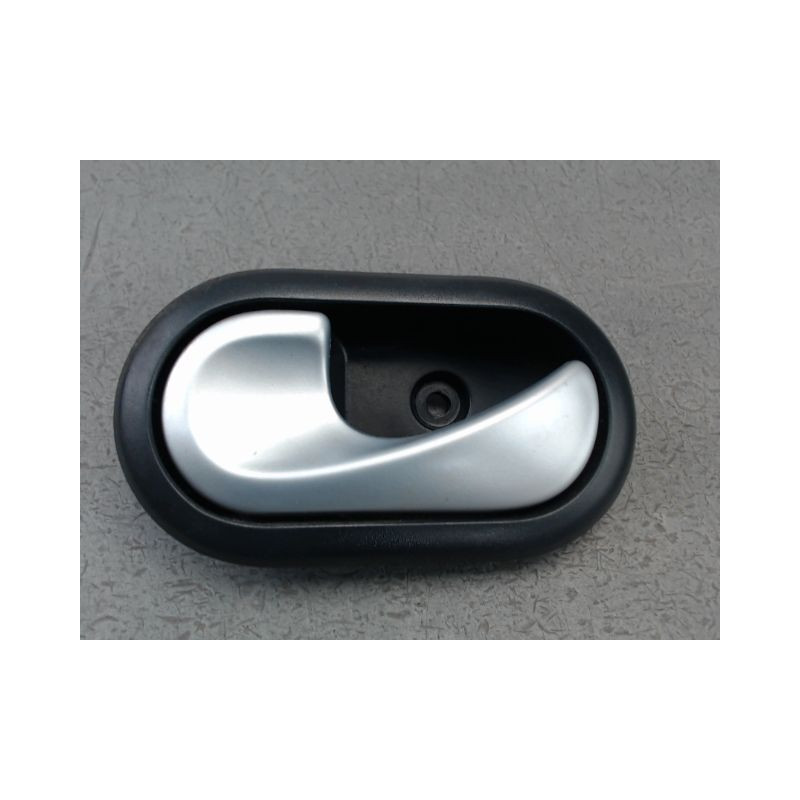 POIGNEE INTERIEURE PORTE AVANT GAUCHE DACIA SANDERO