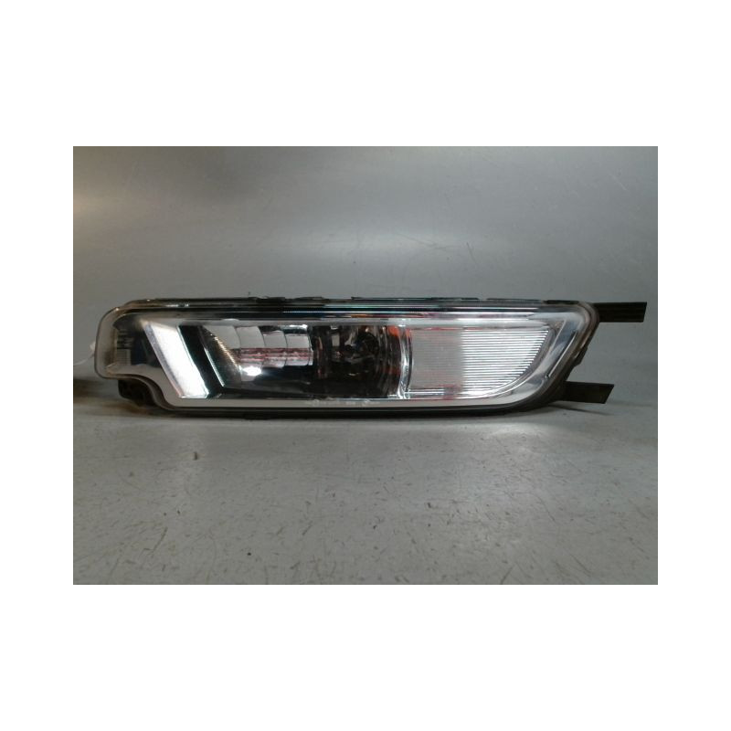 PHARE ANTIBROUILLARD AVANT DROIT VOLKSWAGEN PASSAT