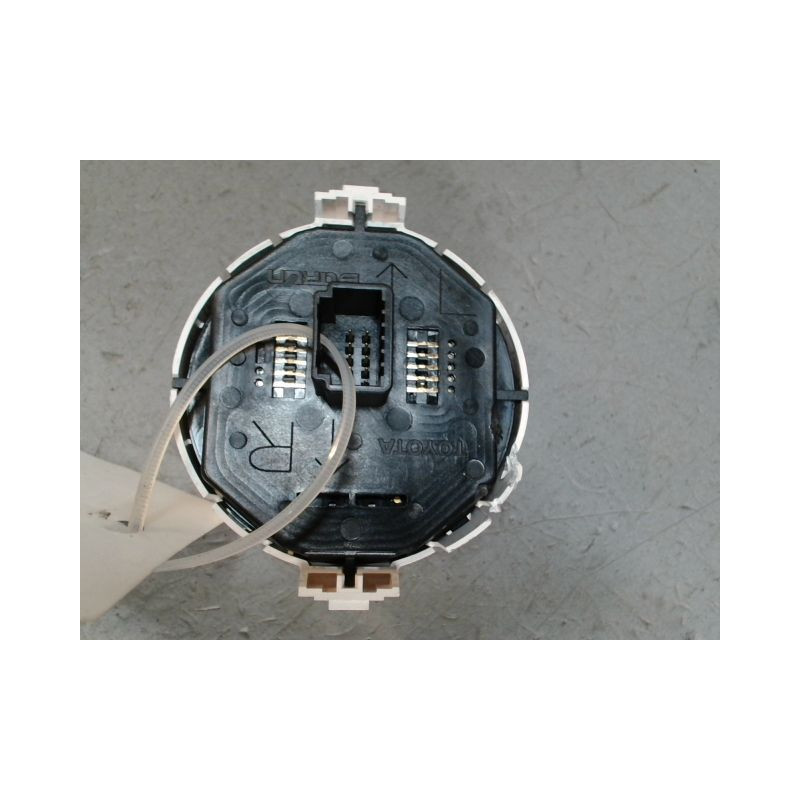 BOUTON DE WARNING TOYOTA YARIS