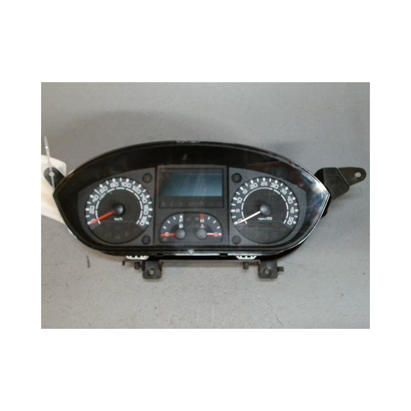 BLOC COMPTEURS IVECO 35C12