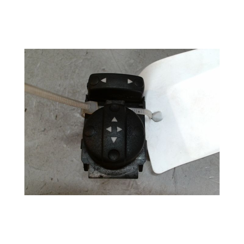COMMANDE RETROVISSEUR EXTERIEUR ELECTRIQUE IVECO 35C12