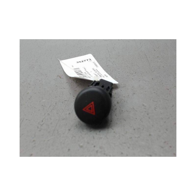 BOUTON DE WARNING NISSAN JUKE Phase 2 2014-...