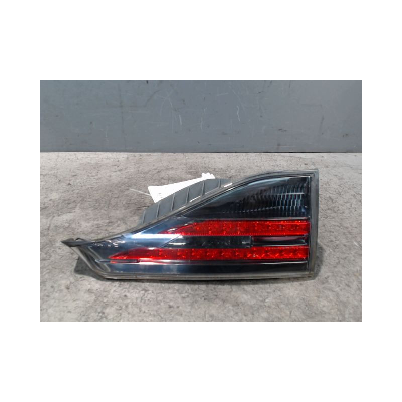 FEU ARRIERE INTERIEUR DROIT LEXUS CT200H