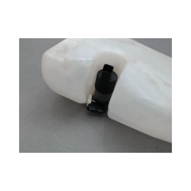 RESERVOIR LAVE-GLACE AVANT DACIA SANDERO