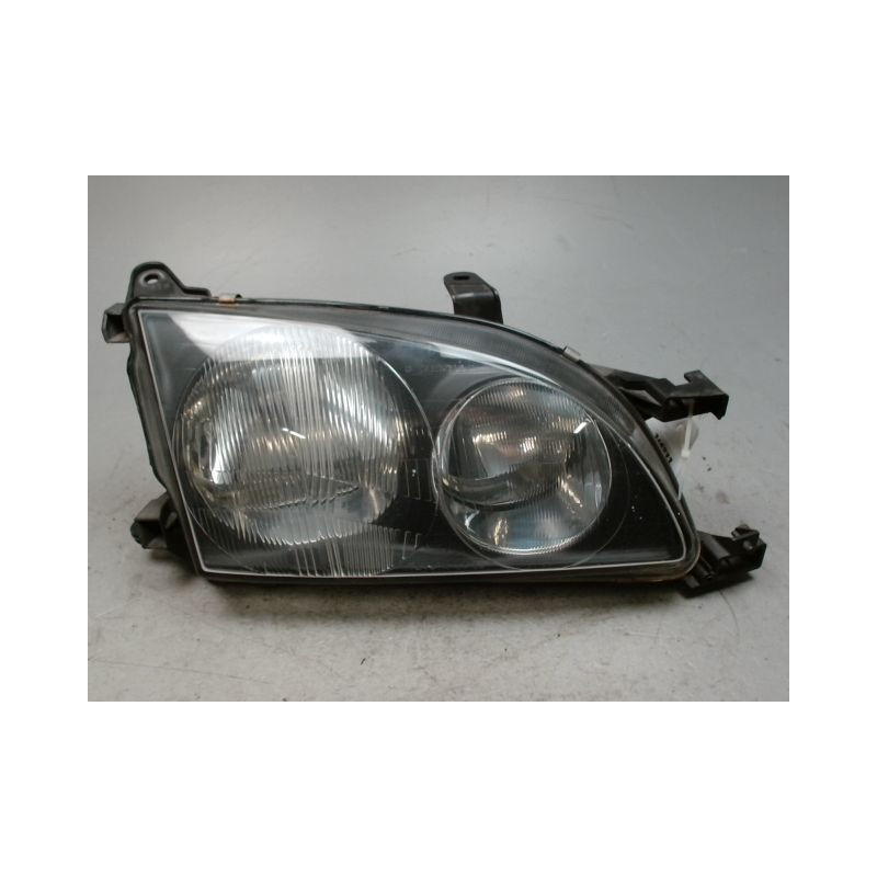 PHARE DROIT TOYOTA AVENSIS -2000