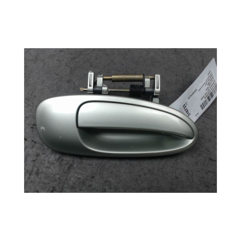 POIGNEE EXTERIEURE PORTE AVANT DROIT TOYOTA AVENSIS -2000