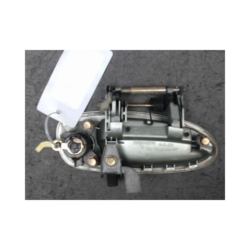 POIGNEE EXTERIEURE PORTE AVANT GAUCHE TOYOTA AVENSIS -2000