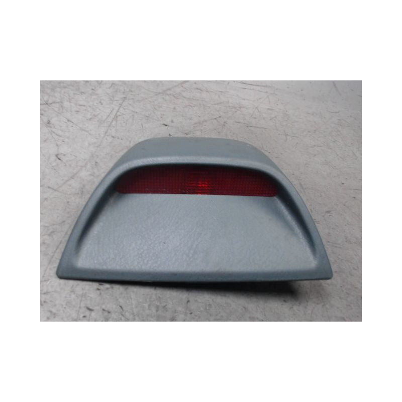 FEUX STOP SUPPLEMENTAIRE TOYOTA AVENSIS -2000