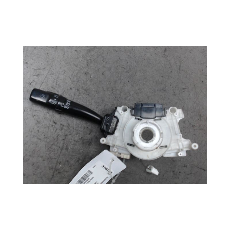 COMMANDE CLIGNOTANT TOYOTA AVENSIS -2000