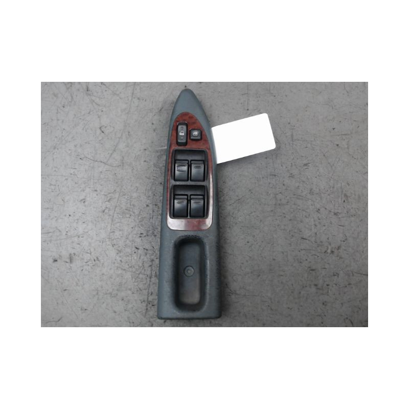 COMMANDE LEVE-GLACE PORTE AVG TOYOTA AVENSIS -2000